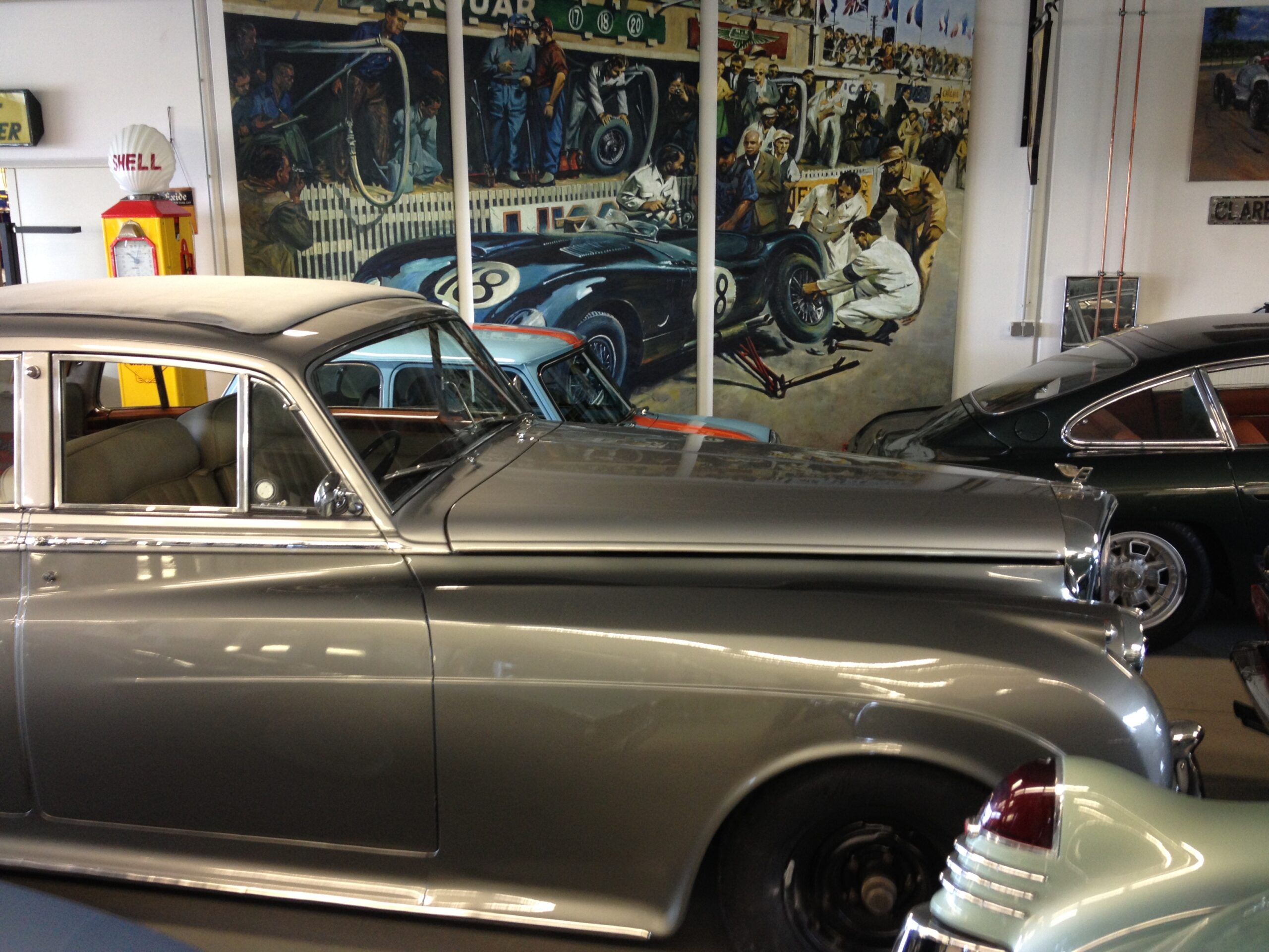 M & R Classic Automobile-2669