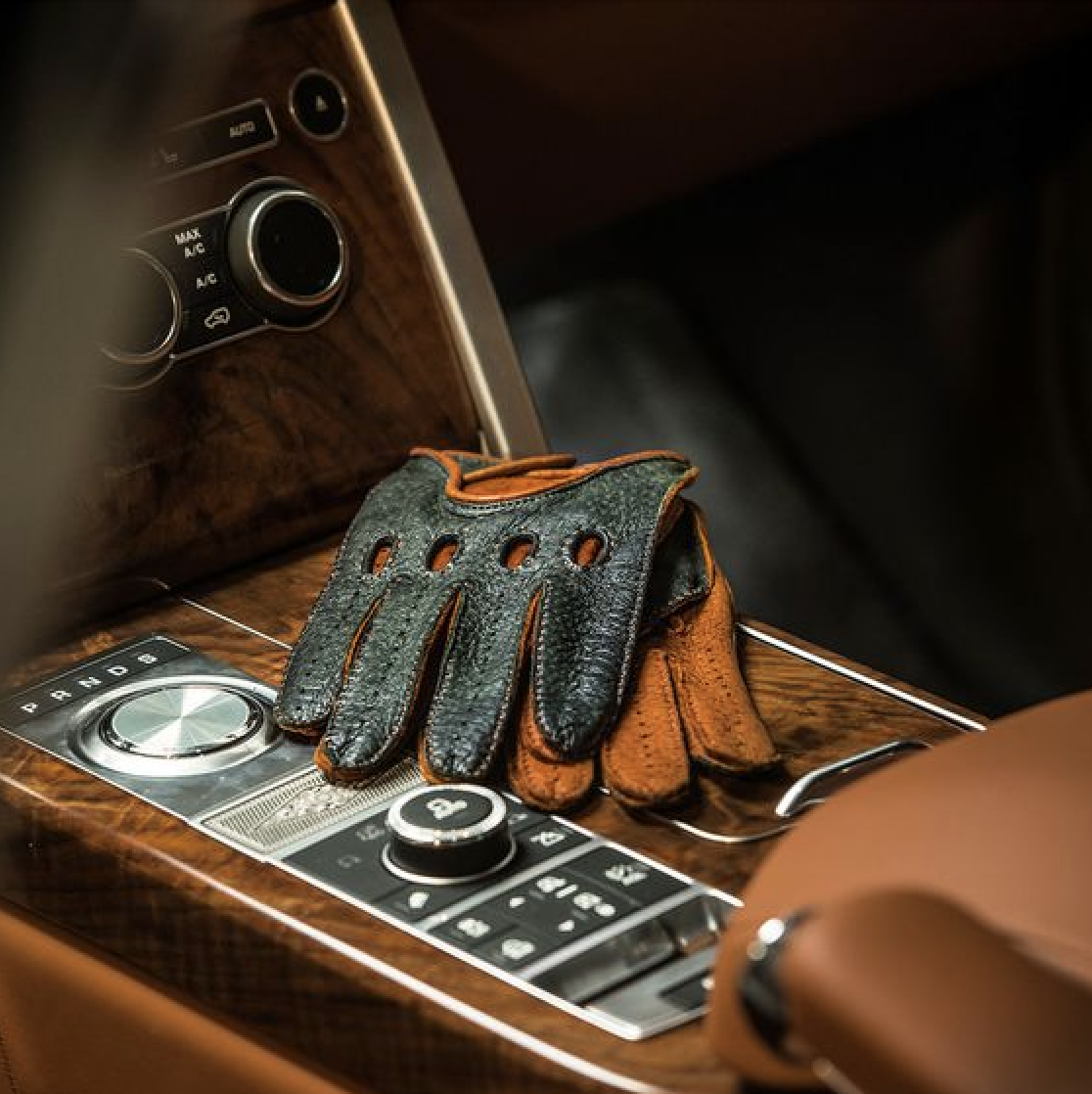 M-R Classic Automobile-Home-2